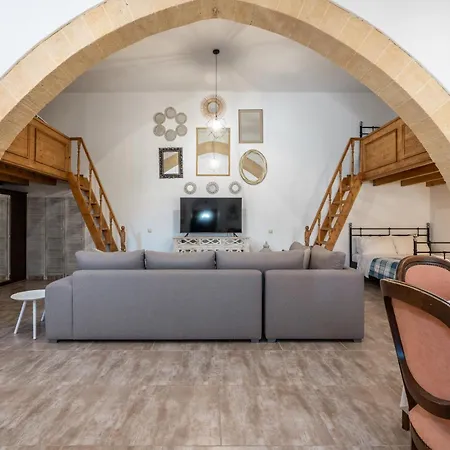 Amalia's Traditional In Paradisi