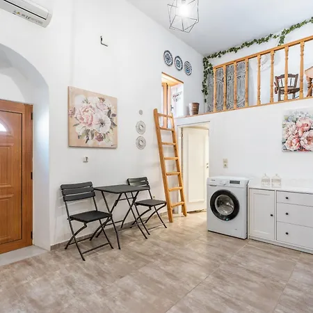 Дом отдыха Amalia's Traditional In Paradisi Парадейси