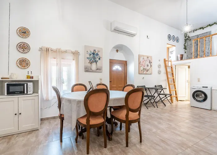 Amalia's Traditional In Paradisi Casa de Férias