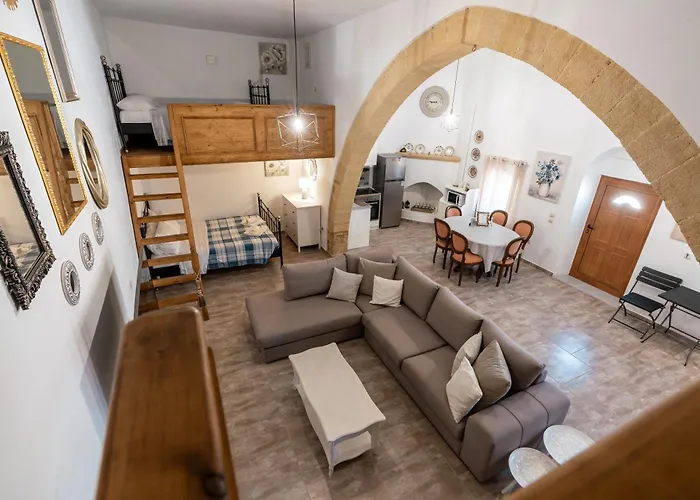 Amalia's Traditional In Paradisi *