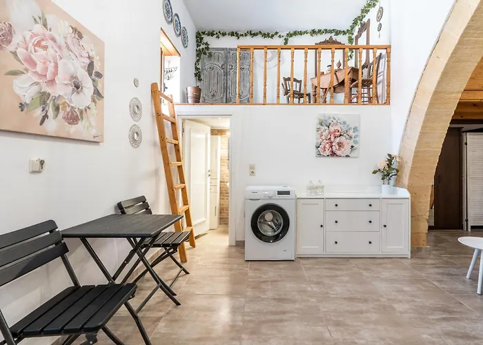 Amalia's Traditional In Paradisi Paradeísion