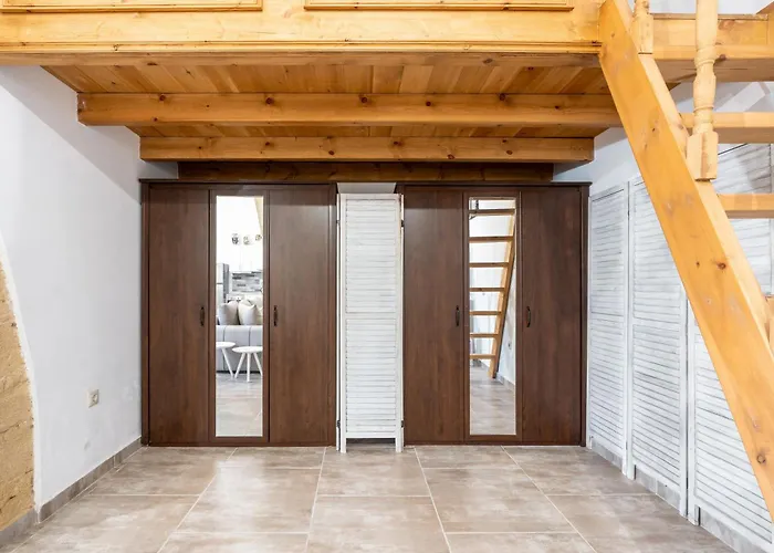 Amalia's Traditional In Paradisi * Paradeísion