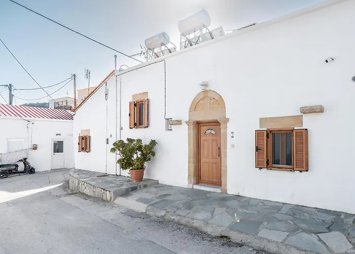 Amalia's Traditional In Paradisi Сasa de vacaciones *